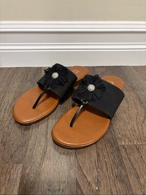Italian Shoemakers Black Thong Sandals